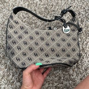 Dooney& Bourke purse (SOLD ON MERCARI)